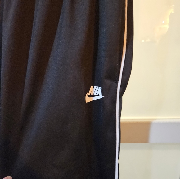 Nike Sportswear women's fitted track suit - Picture 2 of 8